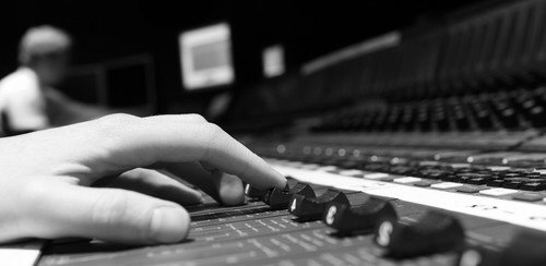 mixer_hand_bw
